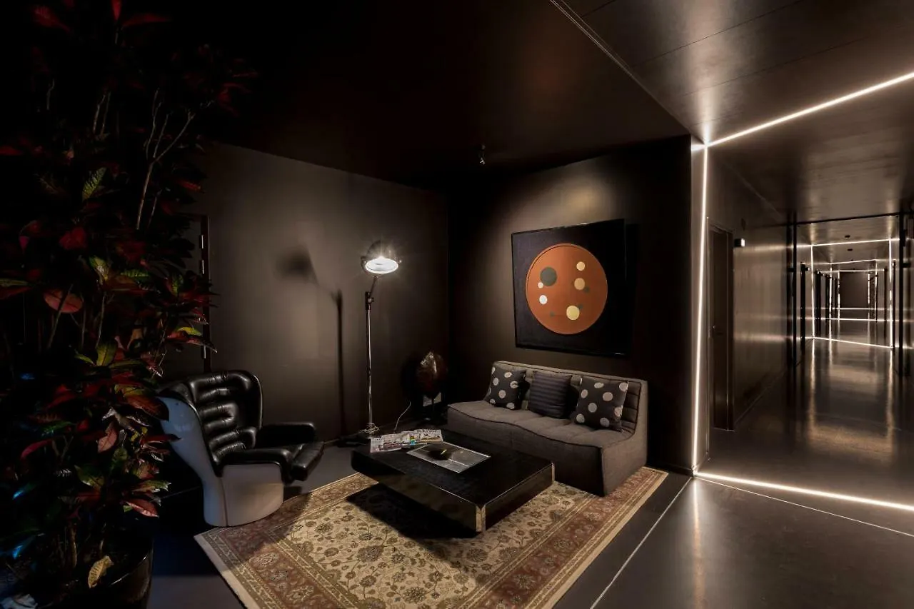 Yust Antwerp Otel 3*,