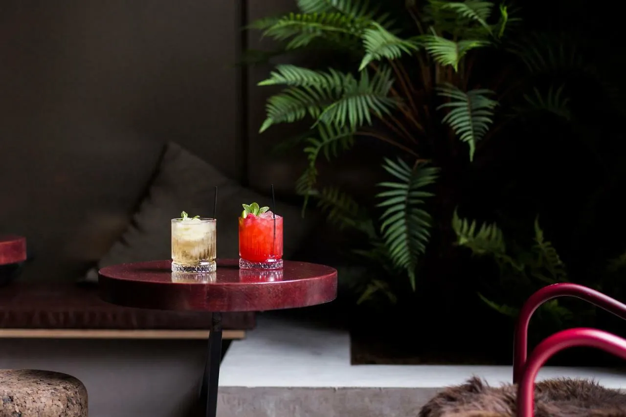Yust Antwerp Otel