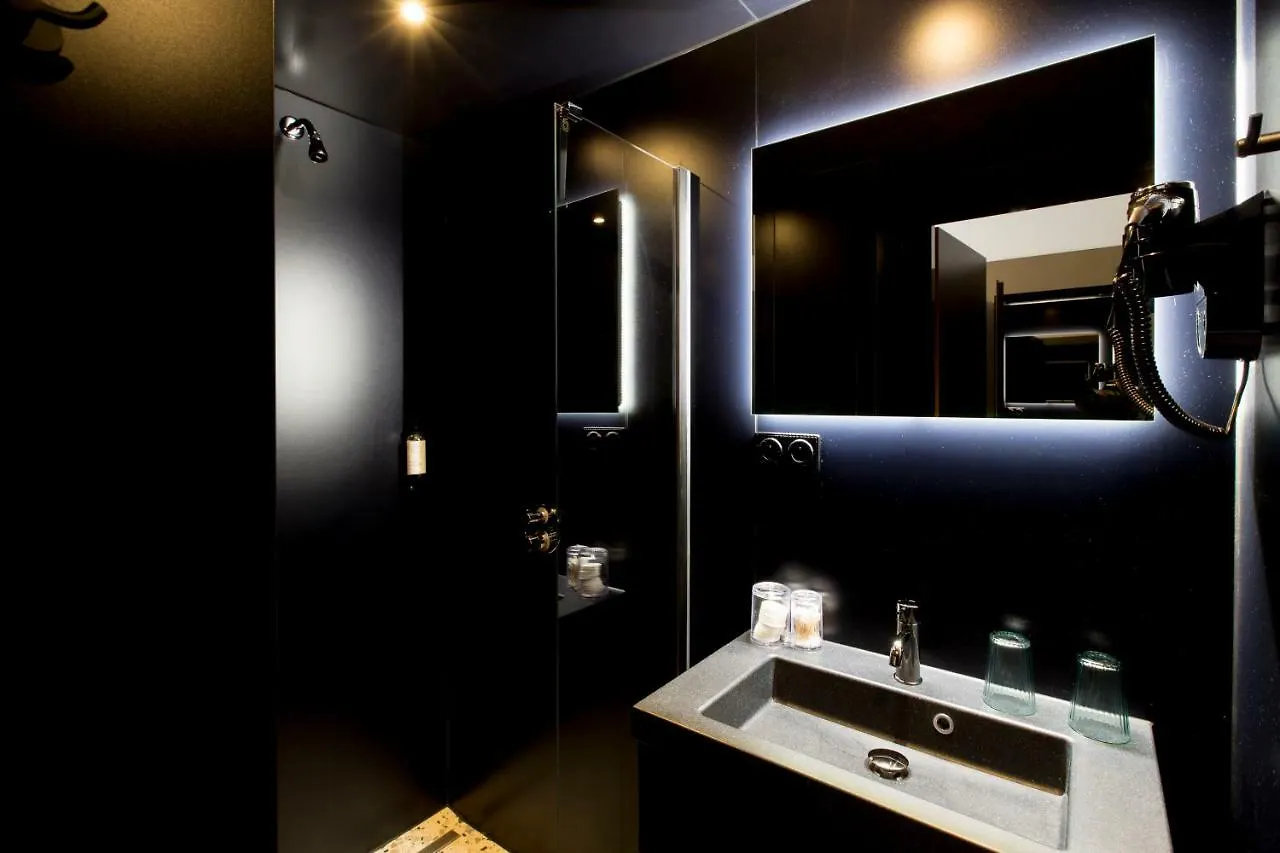 Yust Antwerp Otel